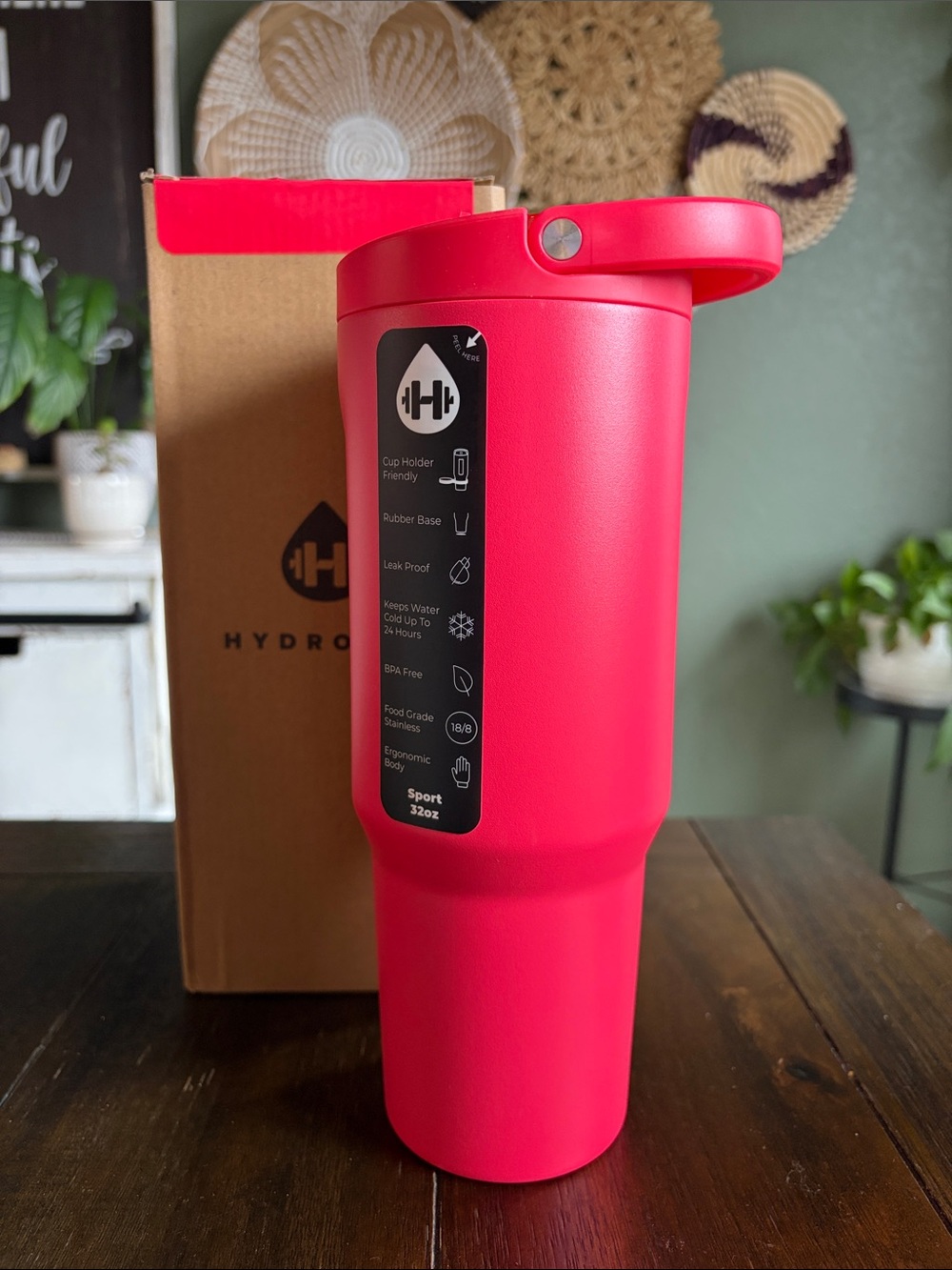 Hydrojug SPORT 32OZ in FRUIT PUNCH! New!
